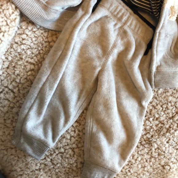 Carters Three Piece Set - Picture 4 of 4